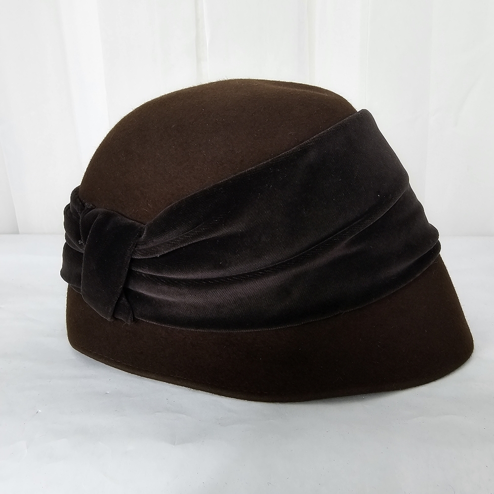 Vintage Kuhn Dark Brown Cloche Felt Hat Velvet Ribbon Flapper Boho